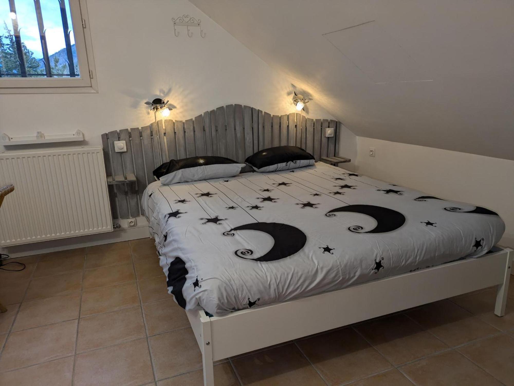 La Tulipe **** Panzió Savines Kültér fotó